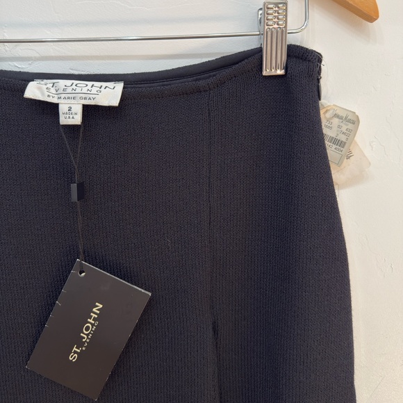 🆕 St. John Vintage 90s Asymmetrical Navy Knit Skirt, New with Tags, Size 2 - Picture 2 of 4